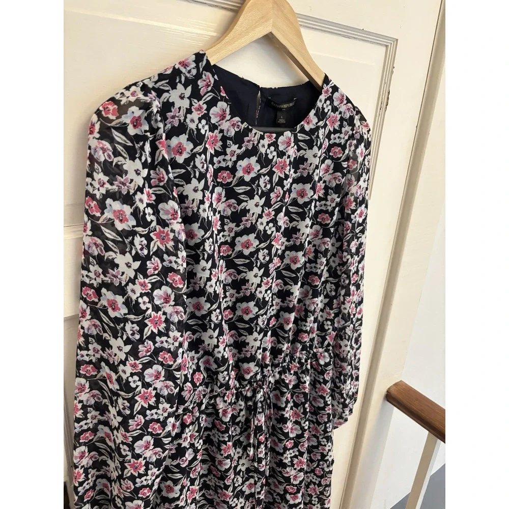 Banana Republic navy floral